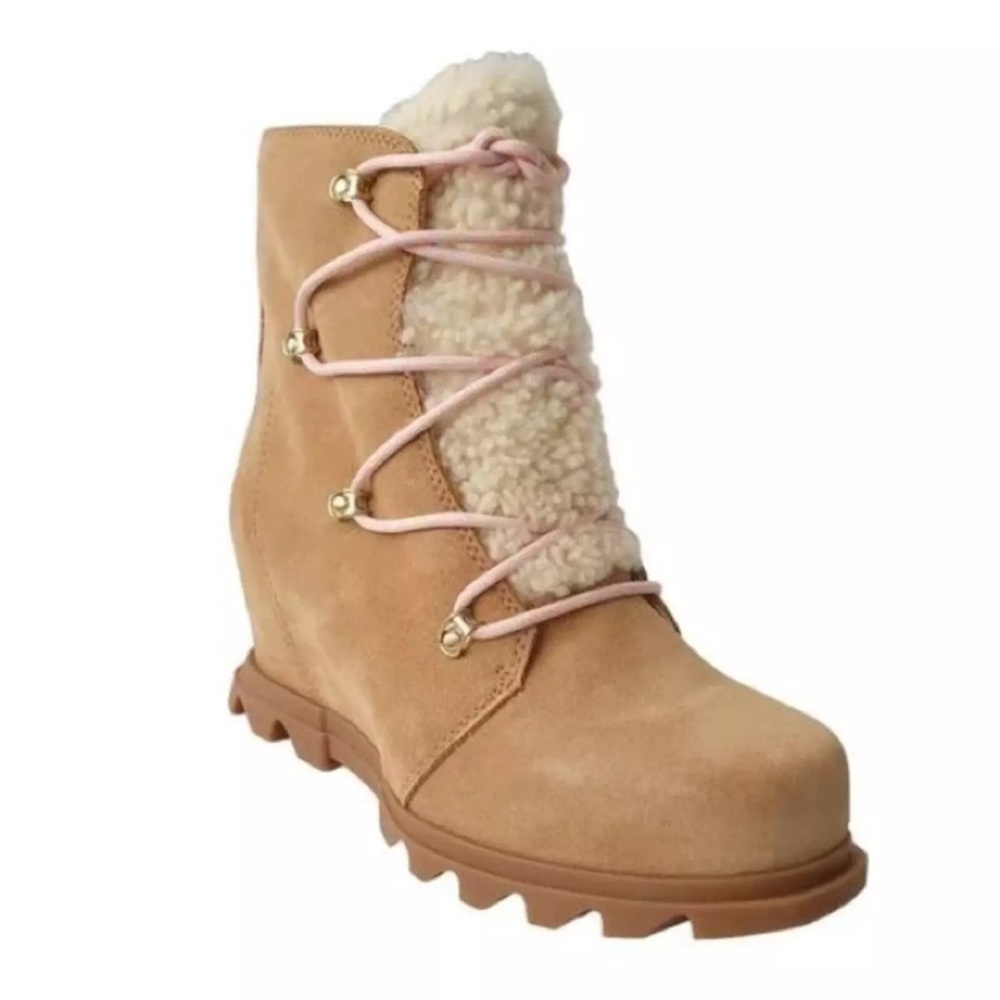 Sorel Joan of arc wedge III lace cozy